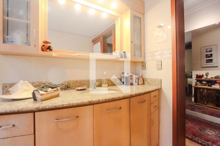 Banheiro suite  de apartamento à venda com 3 quartos, 125m² em Floresta, Porto Alegre