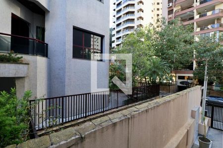 Vista de apartamento para alugar com 3 quartos, 89m² em Barra Funda, Guarujá