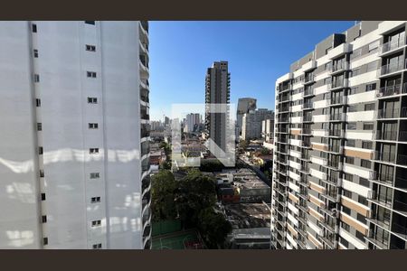 Vista da sacada  de apartamento para alugar com 1 quarto, 30m² em Pinheiros, São Paulo