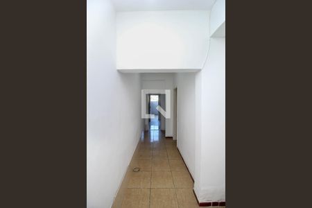 Corredor de Entrada de apartamento para alugar com 1 quarto, 45m² em Jardim Carioca, Rio de Janeiro