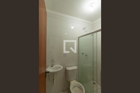 Banheiro de casa de condomínio para alugar com 1 quarto, 40m² em Vila Bela, São Paulo