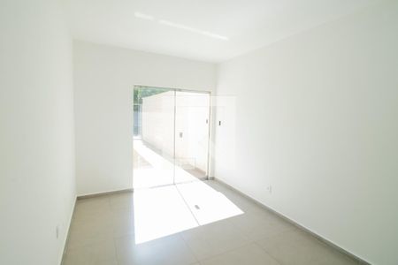 Sala de casa para alugar com 2 quartos, 75m² em Chácara, Betim