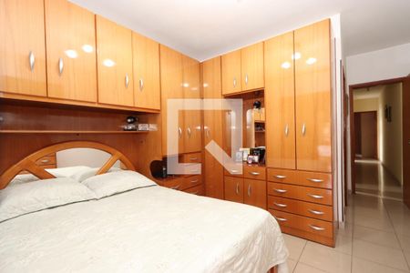 Suíte de casa à venda com 3 quartos, 175m² em Parque Sevilha, São Paulo