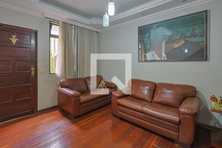 Sala de casa à venda com 3 quartos, 136m² em Padre Eustáquio, Belo Horizonte