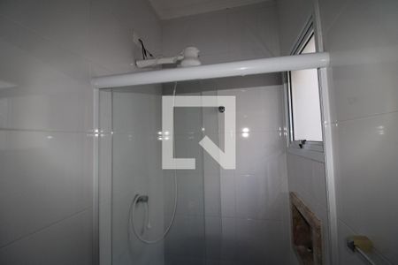 Banheiro de apartamento para alugar com 1 quarto, 34m² em Vila Nivi, São Paulo