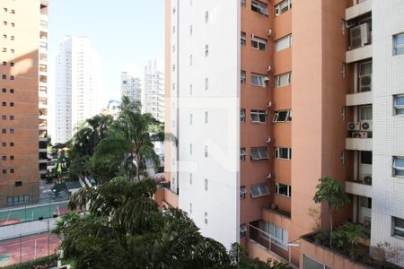 Varanda  de apartamento à venda com 3 quartos, 130m² em Vila Nova Conceição, São Paulo