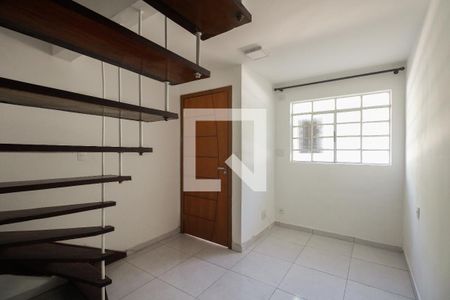 Sala  de casa para alugar com 2 quartos, 68m² em Chácara Califórnia, São Paulo