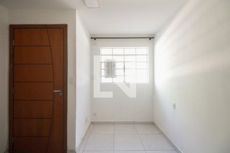 Sala  de casa para alugar com 2 quartos, 68m² em Chácara Califórnia, São Paulo