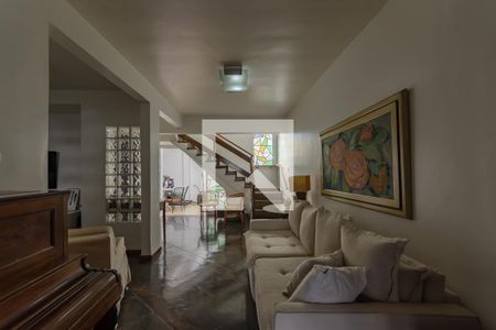 Sala de casa à venda com 3 quartos, 250m² em Santa Amélia, Belo Horizonte