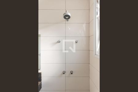 Casa à venda com 638m², 5 quartos e 4 vagas Casa à venda com 638m², 5 quartos e 4 vagasBanheiro da Suíte 5