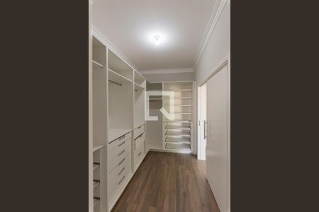 Casa à venda com 638m², 5 quartos e 4 vagas Casa à venda com 638m², 5 quartos e 4 vagasSuíte 4