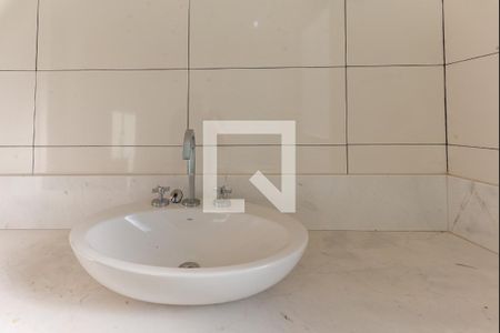 Casa à venda com 638m², 5 quartos e 4 vagas Casa à venda com 638m², 5 quartos e 4 vagasBanheiro da Suíte 1