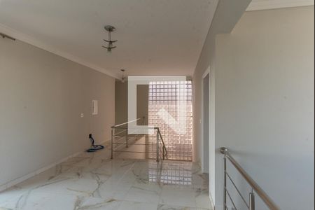 Casa à venda com 638m², 5 quartos e 4 vagas Casa à venda com 638m², 5 quartos e 4 vagasCorredor das Suítes 1 e 2