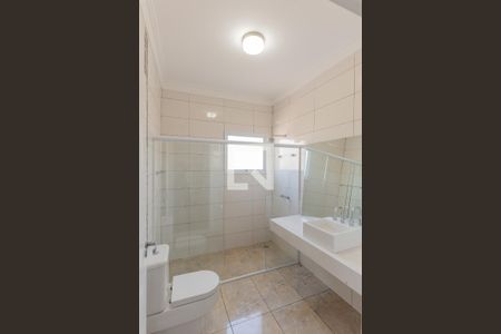 Casa à venda com 638m², 5 quartos e 4 vagas Casa à venda com 638m², 5 quartos e 4 vagasBanheiro da Suíte 4