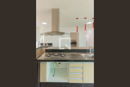 Casa à venda com 638m², 5 quartos e 4 vagas Casa à venda com 638m², 5 quartos e 4 vagasCozinha