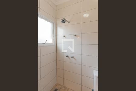 Casa à venda com 638m², 5 quartos e 4 vagas Casa à venda com 638m², 5 quartos e 4 vagasBanheiro da Suíte 2