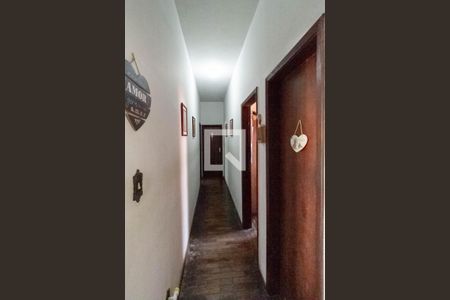 Corredor de casa à venda com 3 quartos, 360m² em Planalto, Belo Horizonte