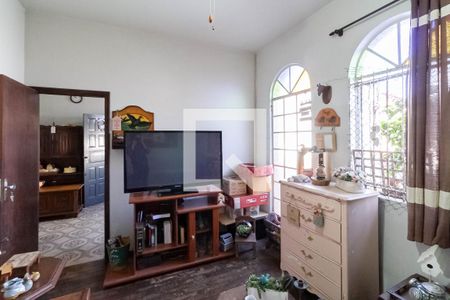 Sala de casa à venda com 3 quartos, 360m² em Planalto, Belo Horizonte