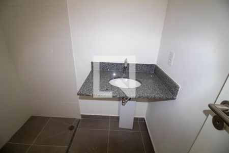 Banheiro de kitnet/studio à venda com 1 quarto, 23m² em Chácara Santo Antônio (zona Sul), São Paulo