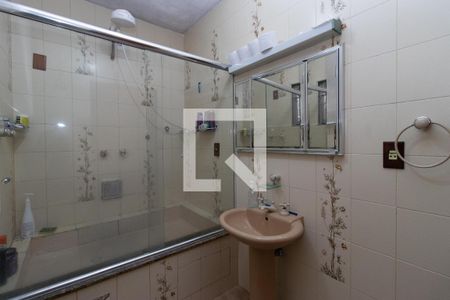 Banheiro da Suíte 1 de casa para alugar com 2 quartos, 130m² em Jardim Brasil (zona Norte), São Paulo