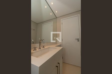 Banheiro da Suíte de apartamento para alugar com 2 quartos, 92m² em Cambuí, Campinas