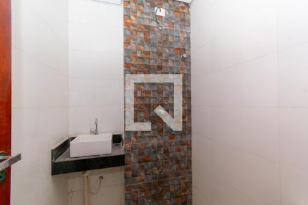 Banheiro da Suíte de apartamento à venda com 1 quarto, 33m² em Vila Bertioga, São Paulo