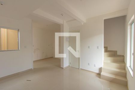Sala de casa à venda com 2 quartos, 70m² em Niterói, Canoas