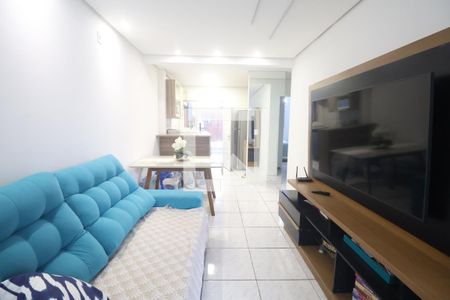 Sala de casa de condomínio à venda com 2 quartos, 55m² em Olaria, Canoas