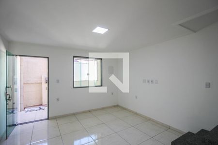 Sala de casa para alugar com 2 quartos, 85m² em Cabral, Nilópolis