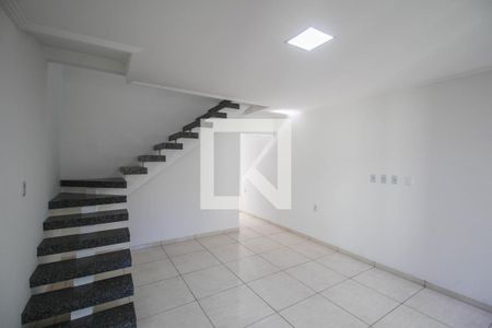 Sala de casa para alugar com 2 quartos, 85m² em Cabral, Nilópolis