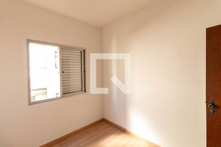 Quarto 1 de apartamento para alugar com 2 quartos, 56m² em Castelo, Belo Horizonte