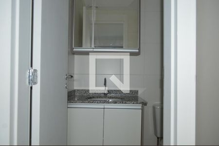 Banheiro de apartamento para alugar com 1 quarto, 37m² em Vila Firmiano Pinto, São Paulo