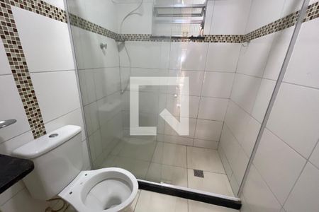 Banheiro de casa para alugar com 2 quartos, 160m² em Jardim Olavo Bilac, Duque de Caxias