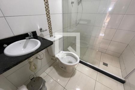 Banheiro de casa para alugar com 2 quartos, 160m² em Jardim Olavo Bilac, Duque de Caxias