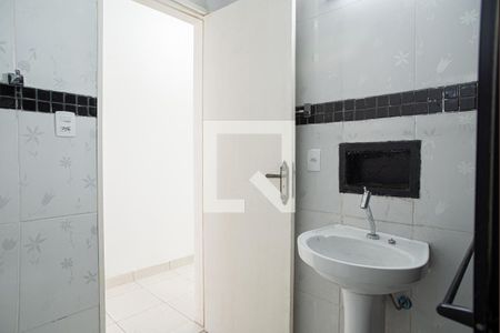 Banheiro de kitnet/studio para alugar com 1 quarto, 36m² em Centro, São Paulo