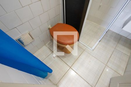 Banheiro de kitnet/studio para alugar com 1 quarto, 32m² em Canto do Forte, Praia Grande