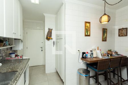 Cozinha de apartamento à venda com 2 quartos, 95m² em Indianópolis, São Paulo