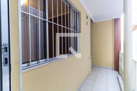 Entrada  de casa para alugar com 2 quartos, 68m² em Vila Moraes, São Paulo
