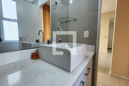 Banheiro de apartamento à venda com 1 quarto, 50m² em Botafogo, Rio de Janeiro