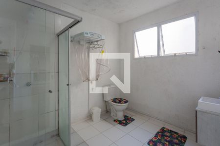 Banheiro de apartamento à venda com 1 quarto, 42m² em Mário Quintana, Porto Alegre