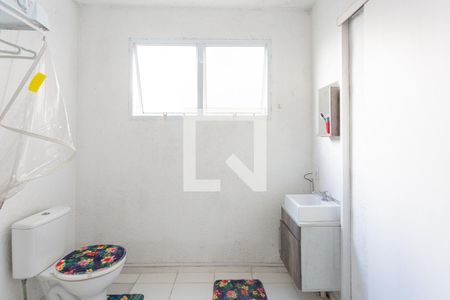 Banheiro de apartamento à venda com 1 quarto, 42m² em Mário Quintana, Porto Alegre