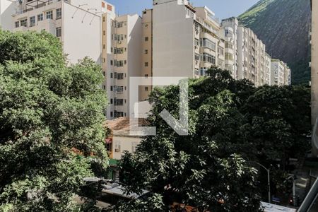 Vista da Sala de apartamento à venda com 2 quartos, 75m² em Copacabana, Rio de Janeiro