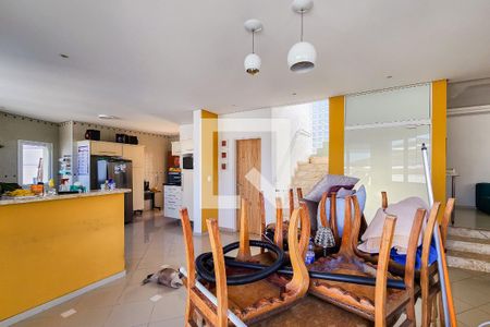 Casa de condomínio para alugar com 316m², 3 quartos e 6 vagas Casa de condomínio para alugar com 316m², 3 quartos e 6 vagasSala de Jantar