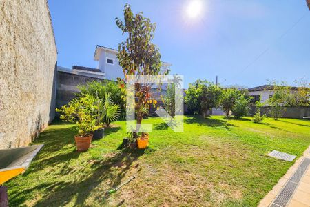 Casa de condomínio para alugar com 316m², 3 quartos e 6 vagas Casa de condomínio para alugar com 316m², 3 quartos e 6 vagasQuintal