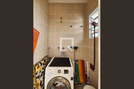 Casa de condomínio para alugar com 316m², 3 quartos e 6 vagas Casa de condomínio para alugar com 316m², 3 quartos e 6 vagasBanheiro de serviço