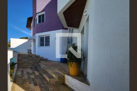 Casa de condomínio para alugar com 316m², 3 quartos e 6 vagas Casa de condomínio para alugar com 316m², 3 quartos e 6 vagasQuintal