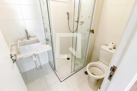 Banheiro de apartamento para alugar com 2 quartos, 51m² em Jardim Monte Alegre, Taboão da Serra