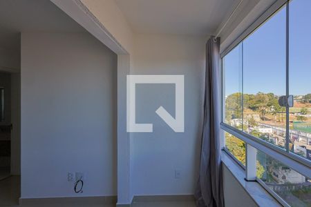 Sala de apartamento à venda com 3 quartos, 70m² em Planalto, Belo Horizonte