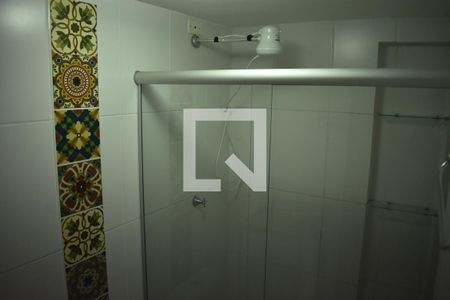Banheiro da Suíte de apartamento para alugar com 2 quartos, 54m² em Setor Qi, Brasília