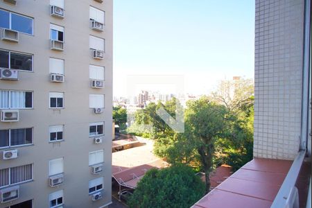 Sala - Vista de apartamento para alugar com 3 quartos, 124m² em Petrópolis, Porto Alegre